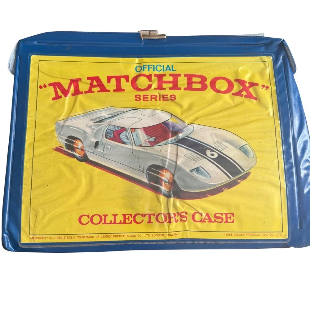 Vintage 1968 Matchbox Lesney Collector Case Blue Vinyl with 24 Diecast Cars Lot